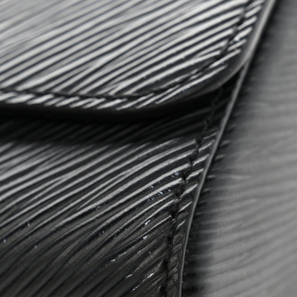 Epi Twist Shoulder Bag MM Matte Black Gold